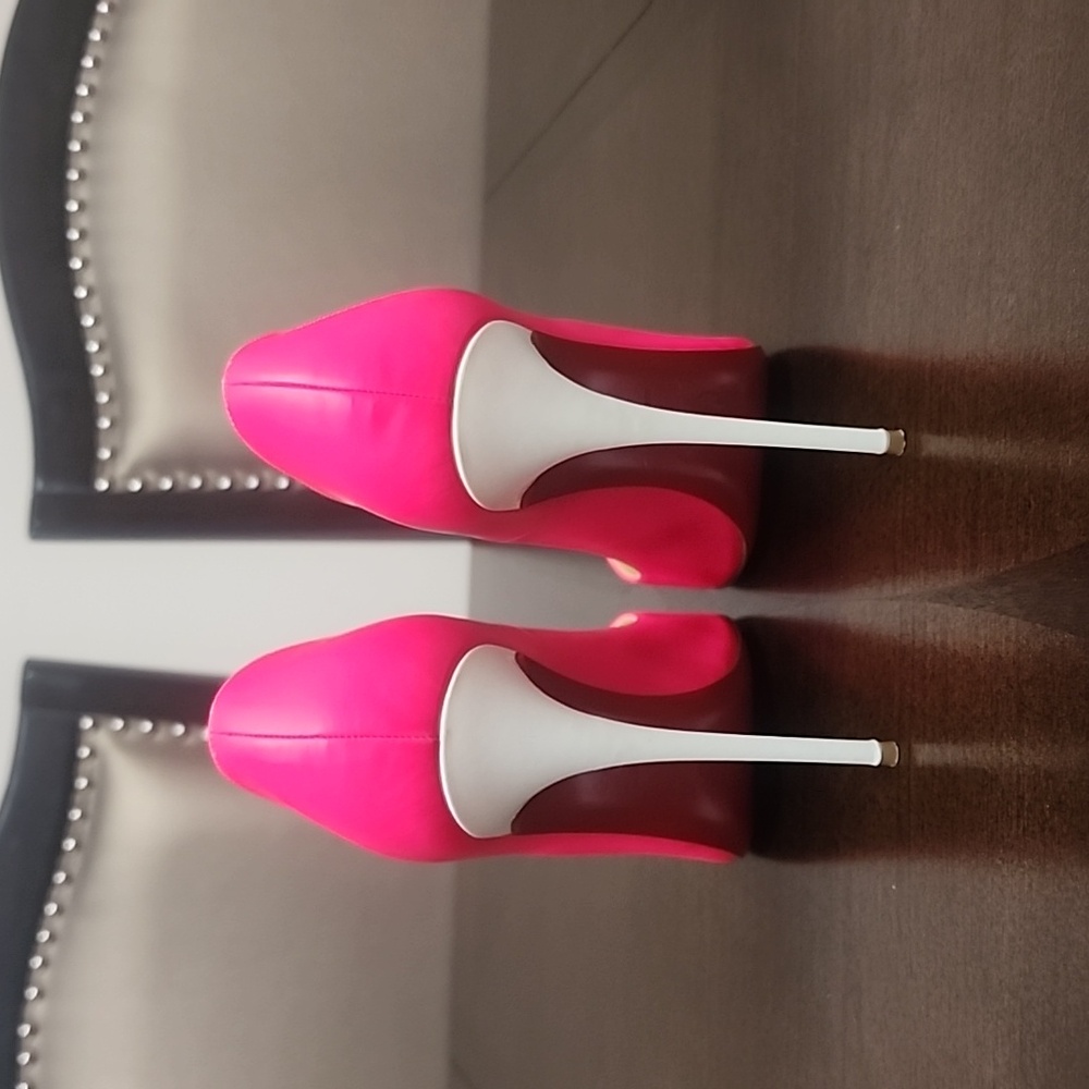 100% Authentic Christian Louboutin Neon Pink Heels Size 39 - Picture 2 of 5